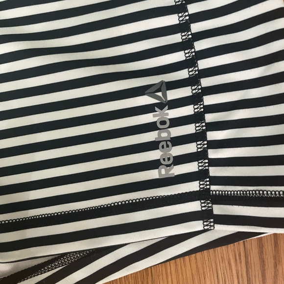 Reebok 2” Speedwick Shorts - Striped Size M - Picture 4 of 7